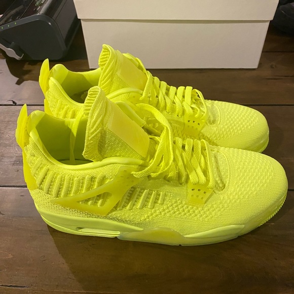 flyknit volt jordan 4